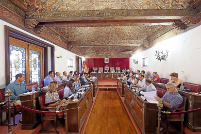 Sesión plenaria en la Diputación de Valladolid, en una imagen de archivo. PHOTOGENIC