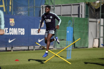 Umtiti, durante el entrenamiento azulgrana del jueves 1 de noviembre.-FC BARCELONA