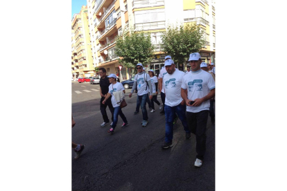 Etapa 1: León - Mansilla de las Mulas Ganaderos del sector lácteo durante el primer día de marcha.