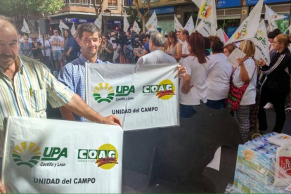 Protestas en Zamora Protestas en Zamora en defensa del sector lácteo.