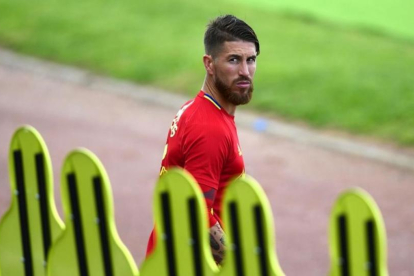 Sergio Ramos, en un entrenamiento de la selección española.-AFP