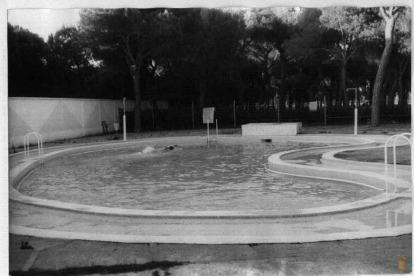 Piscina del círculo campestre del Pinar de Antequera en los años 70.- ARCHIVO MUNICIPAL VALLADOLID