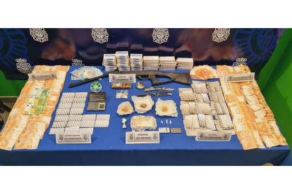 La Policía Nacional incauta drogas por valor de 35.000 euros en Valladolid y desarticula un punto de venta con 1.900 dosis de heroína.- E.M.
