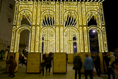 Iluminación de Navidad en el centro de Valladolid - ICAL