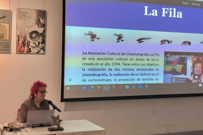 Isabel Blanco presenta la programación de La Fila en el 'Espacio Seminci'. | E. PRESS