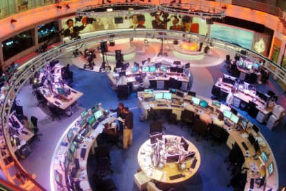 Imagen de los estudios de la cadena de televisión Al Jazeera en Doha (Catar).-Hamid Jalaudin