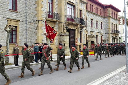 Desfile del Regimiento de Infantería ‘Tercio Viejo de Sicilia 67’ acuartelado en las instalaciones de Loyola. E. M.