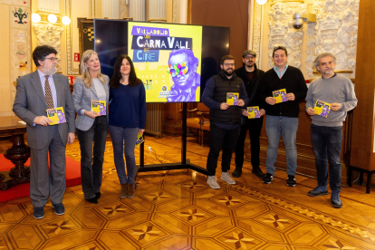 El Ayuntamiento de Valladolid presenta el programa Carnaval 2024, la concejala Irene Carvajal (segunda izquierda) en la presentación. -E.M.