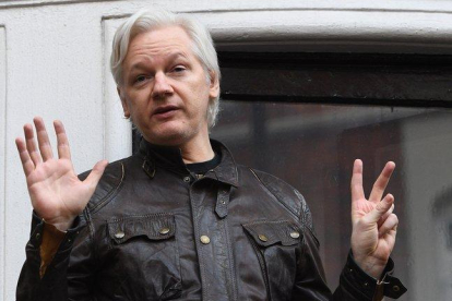 Julian Assange cuando aún estaba asilado en la embajada de Ecuador en Londres.-EFE