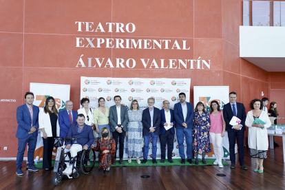 Celebración del 30 aniversario de la asociación El Puente-Salud Mental en el Centro Miguel Delibes en Valladolid. -ICAL