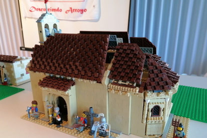 Recreación con LEGO en la Casa de Cultura de Arroyo de la Encomienda. -TWITTER