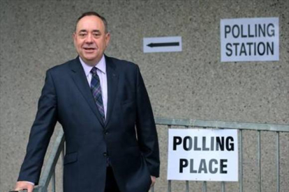 Salmond, tras votar en el referéndum de Escocia, en septiembre.-Foto: AP / Scott Heppell