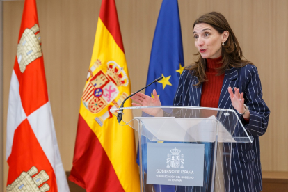La ministra de Justicia, Pilar Llop, inaugura el edificio de la nueva sede de los juzgados de Segovia, junto a la delegada del Gobierno en Castilla y León, Virginia Barcones, entre otras autoridades.- ICAL