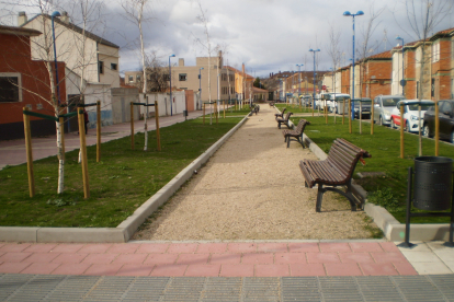 Calle Roncal del Barrio España tras las obras.