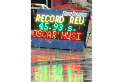 El marcador de Río Esgueva con el récord de Husillos. / EM