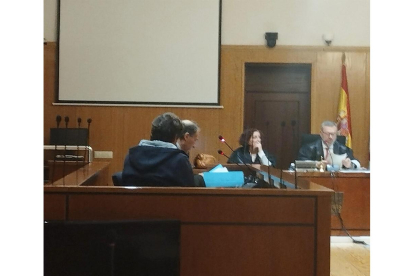 El acusado, en la Audiencia de Valladolid. EP