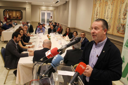 El presidente de Asaja Castilla y León, Donaciano Dujo, en la presentación del balance anual del sindicato en Palencia.-ICAL