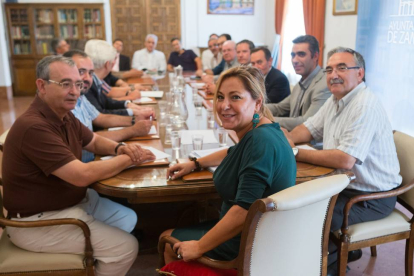 La Plataforma Zamora Alta Velocidad se reúne con la alcaldesa de Zamora, Rosa Valdeón, y parte de su equipo de gobierno-Ical