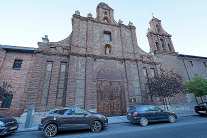 Fachada del Colegio de San Albano o Real Colegio de Nobles Ingleses sito en la calle Don Sancho de Valladolid. | P. REQUEJO
