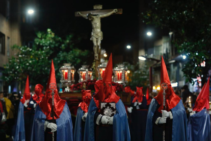 Vía Crucis de la Exaltación de la Santa Cruz y Nuestra Señora de los Dolores del Viernes de Dolores en Valladolid.- PHOTOGENIC