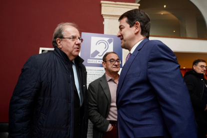 El presidente de la Junta de Castilla y León, Alfonso Fernández Mañueco junto al ex presidente Juan Vicente Herrera, en el acto de despedida de  José Vicente de los Mozos. ICAL