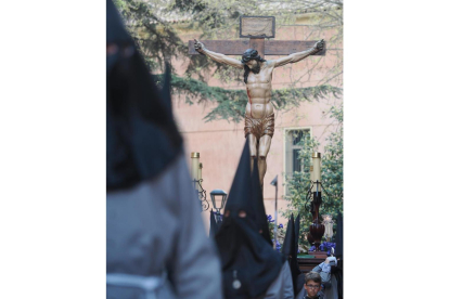 La procesión del Ejercicio de Las Cinco Llagas del Sábado de Pasión en Valladolid.- PHOTOGENIC