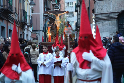La Procesión del Santísimo Rosario del Dolor del Lunes Santo en Valladolid.- J.M. LOSTAU