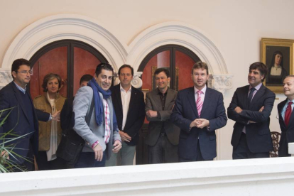 Reunión constituyente del Comité de Patrimonio Mundial, presidida por el alcalde de Burgos, Javier Lacalle-Ical