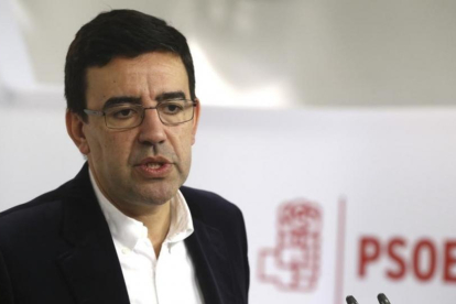 Mario Jiménez en la sede del PSOE en Ferraz (Madrid).-EFE / PACO CAMPOS