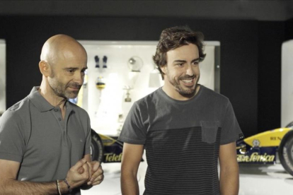 Fernando Alonso y Antonio Lobato, en el primer programa de 'Desafía tu mente' de TVE.-TVE