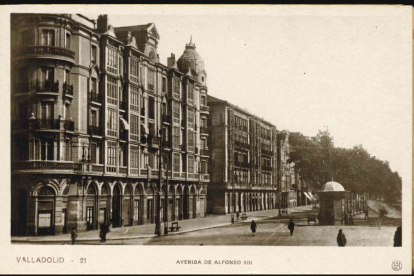 Tarjeta postal de los años 20 del siglo XX con la vista general de la Casa Mantilla. -ARCHIVO MUNICIPAL