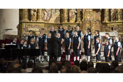 La Fundación AXA celebra este año el XX aniversario de su colaboración en la rehabilitación y conservación de la catedral de Burgos con un concierto que lleva a la ciudad al coro infantil de Saint- Marc, conocido popularmente como Los Chicos del Coro.-ICAL