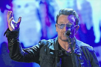 Bono, durante su actuación en 'Che tempo che fa', programa de la televisión italiana, el pasado 12 de octubre.-