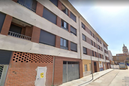 Edificios de viviendas de la calle Guillén de Rhoan de Tordesillas.- G. M.