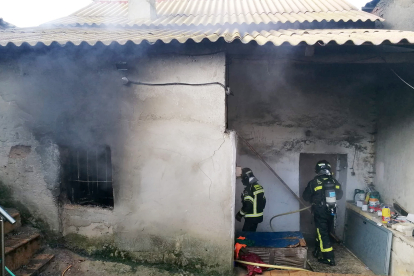 Incendio en una vivienda deshabitada en el municipio de Villabrágima (Valladolid)