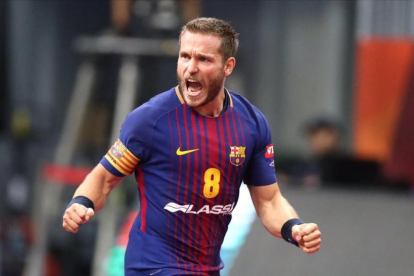 Victor Tomàs, capitán del Barça Lassa, celebra un gol esta temporada.-FC BARCELONA