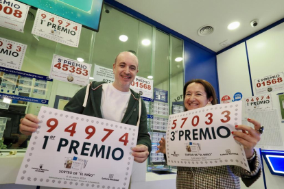 La Rana de Oro de Río Shopping celebra el primer y tercer premio de la Lotería de El Niño. PHOTOGENIC