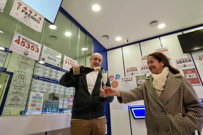 La Rana de Oro de Río Shopping celebra el primer y tercer premio de la Lotería de El Niño. PHOTOGENIC