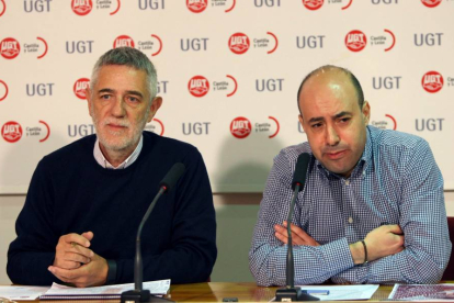 El secretario general de UGT de Castilla y León, Agustín Prieto (I), y el secretario de Política Institucional y Territorial de UGT de Castilla y León, Óscar Lobo-Ical