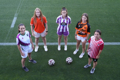 Integrantes de cinco de los seis equipos de Valladolid en ligas autonómicas. / LOSTAU
