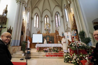 Procesión en honor a la Virgen del Pilar celebrada en Valladolid - Photogenic
