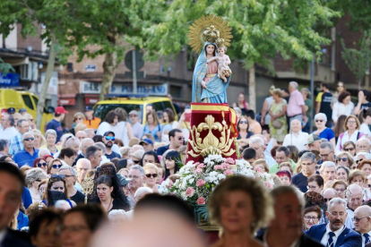 Procesión en honor a la Virgen del Pilar celebrada en Valladolid - Photogenic