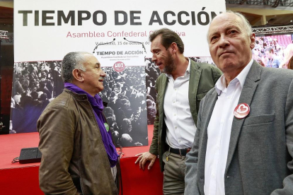 Pepe Álvarez, Óscar Puente y Faustino Temprano durante la celebración de la Asamblea Confederal Consultiva de UGT.-J.M. LOSTAU