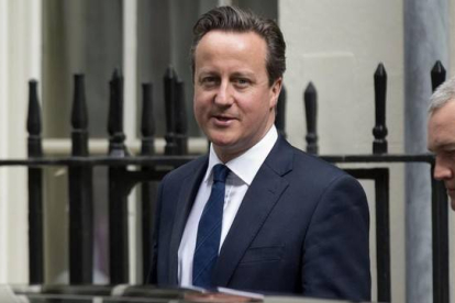 El apoyo de los británicos a continuar en la Unión Europea (UE) ha crecido hasta el 55%, nueve puntos porcentuales más respecto a dos años atrás, según un sondeo del Pew Research Center.  El primer ministro británico, David Cameron, reelegido por mayoría -Foto:  AP / MATT DUNHAM