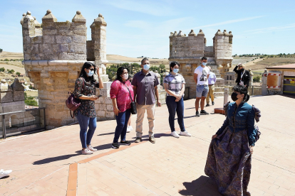 Reapertura de las visitas a la Torre del Homenaje del Castillo de Fuensaldaña. J.M. LOSTAU