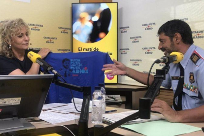 Mònica Terribas y el major Josep Lluís Trapero, durante la entrevista en Cataluña Ràdio.-CATALUÑA RÀDIO
