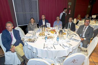 Rafael Tortuero, Isabel del Amo, Julio Casado, Pedro Arnillas, Cipriano García e Ismael Pérez.
