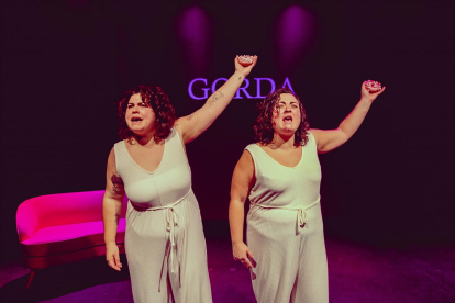 'Gordas', la comedia teatral que grita a favor de la diversidad corporal.- NAT ENEMEDE PHOTOGRAPHY