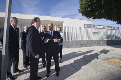 El presidente de la Junta, Juan Vicente Herrera, visita el Centro Educación Especial Príncipe Don Juan de Ávila-Ical