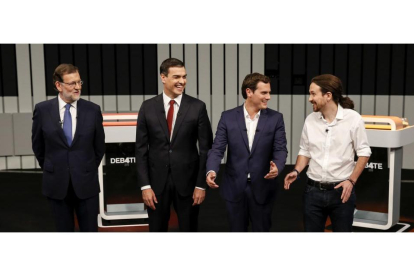 Rajoy, Sánchez, Rivera e Iglesias, antes de iniciar el debate del lunes.-Alberto di Lolli
